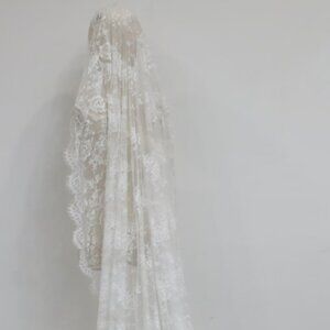Vintage Floral Lace Mantilla Veil, Eyelash Lace Edge Wedding Veil